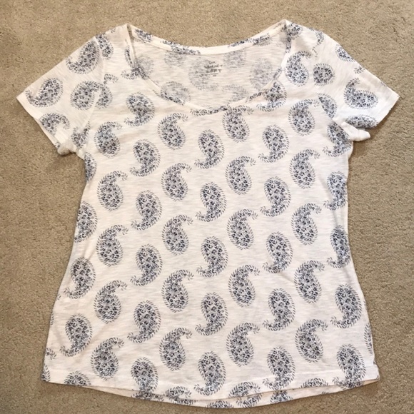 LOFT Tops - 🌼Loft white & blue print medium petite T-shirt MP
